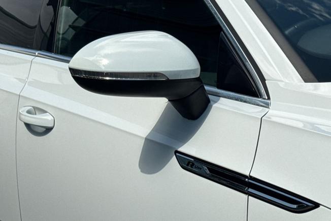 VOLKSWAGEN Arteon Photo 20