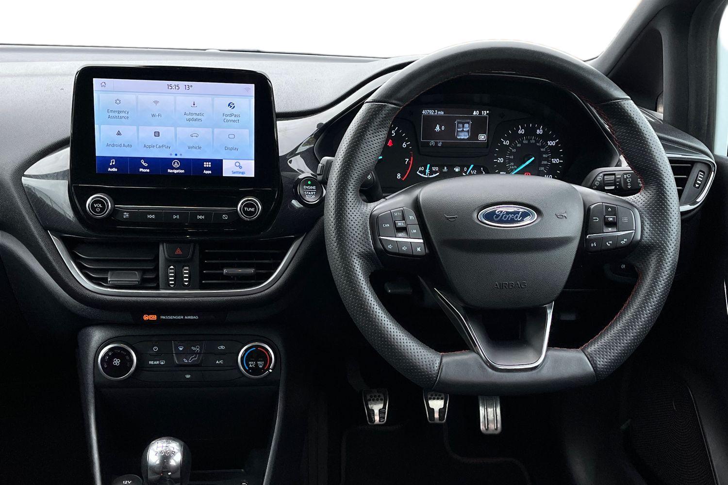 Ford FIESTA Photo 10