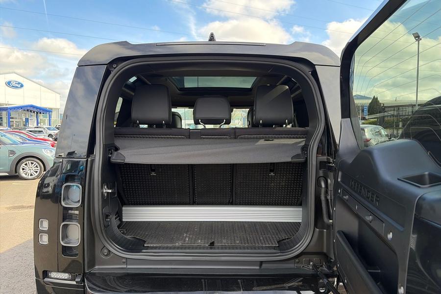 Land Rover Defender 90 Photo autoimg-6e5c448d260afca6b34018580b24e1a17ec0a199.jpg