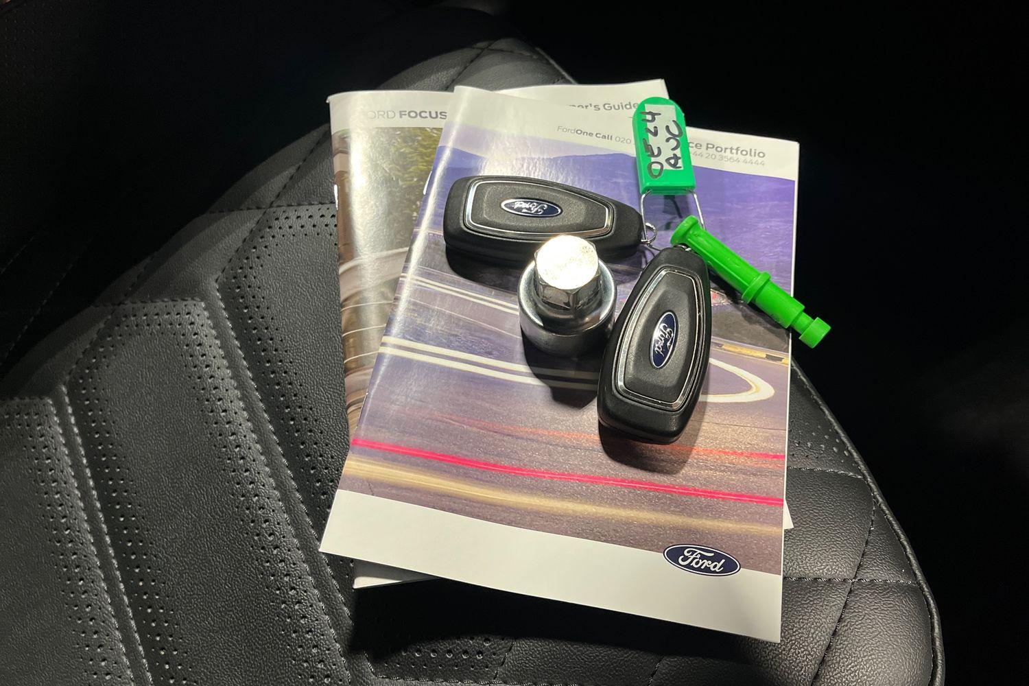 Ford FOCUS Photo 21