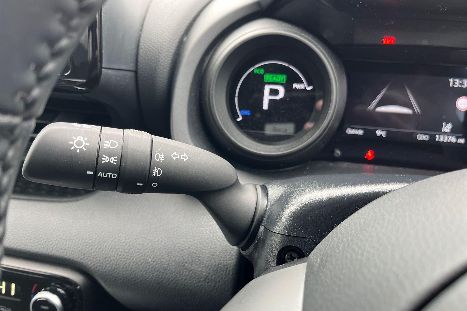 Toyota YARIS Photo 13