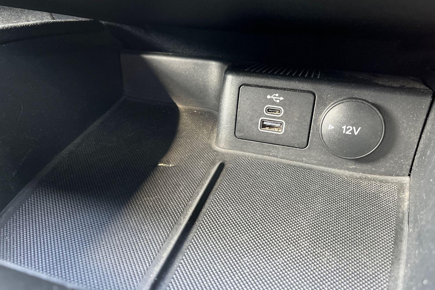 Ford KUGA Photo 35