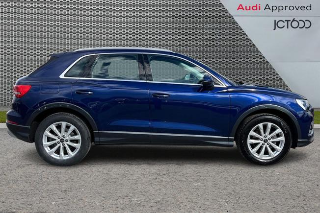AUDI Q3 Photo 4