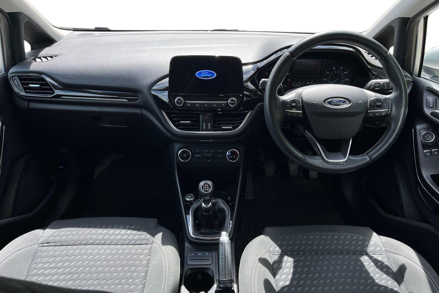 Ford Fiesta Photo 9
