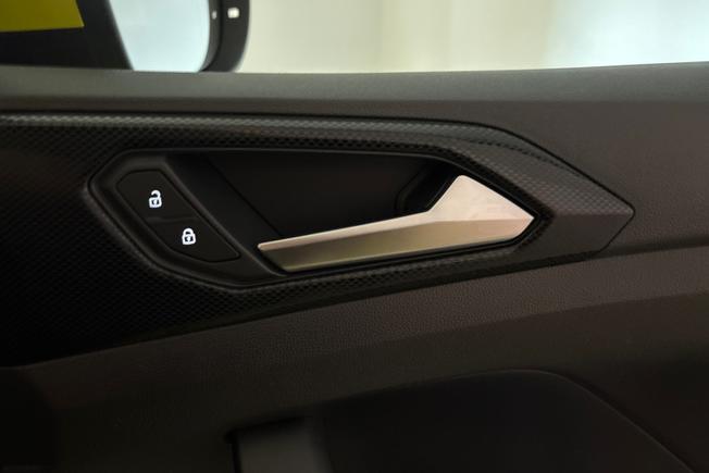 VOLKSWAGEN T-Cross Photo 25