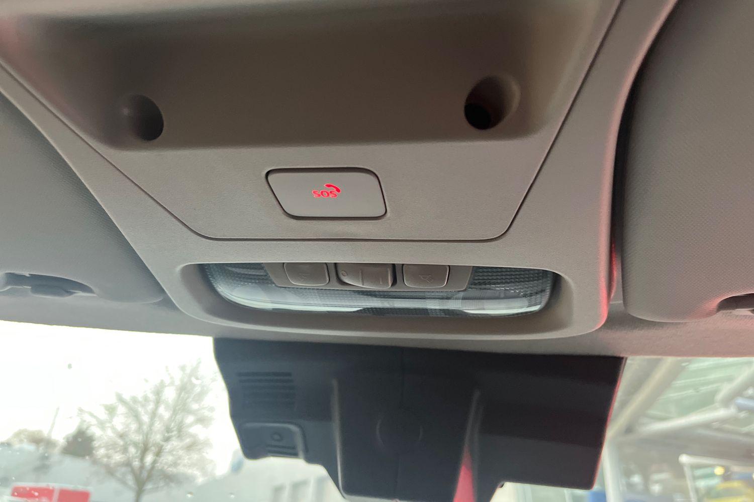 Ford E-TRANSIT COURIER Photo 31
