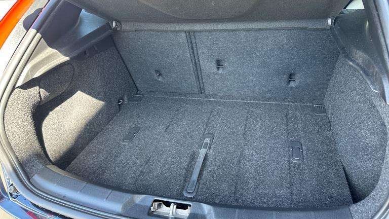 Used Volvo V40 WG19JFX 22