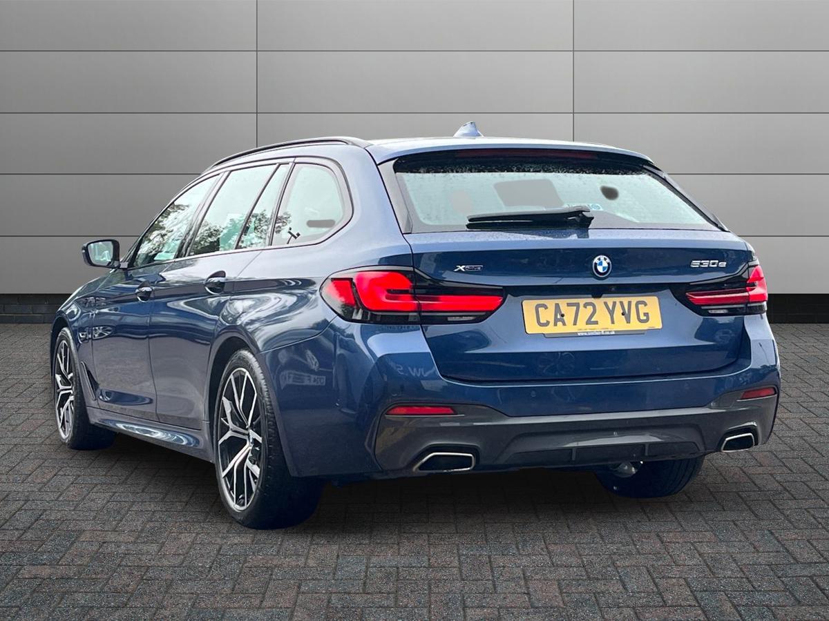 BMW 5 Series Photo 1