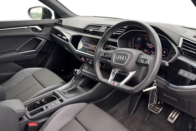 AUDI Q3 Photo 6