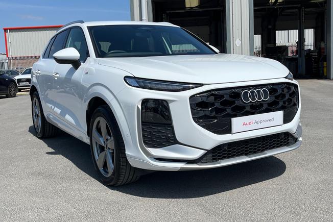 AUDI Q3 Photo 22