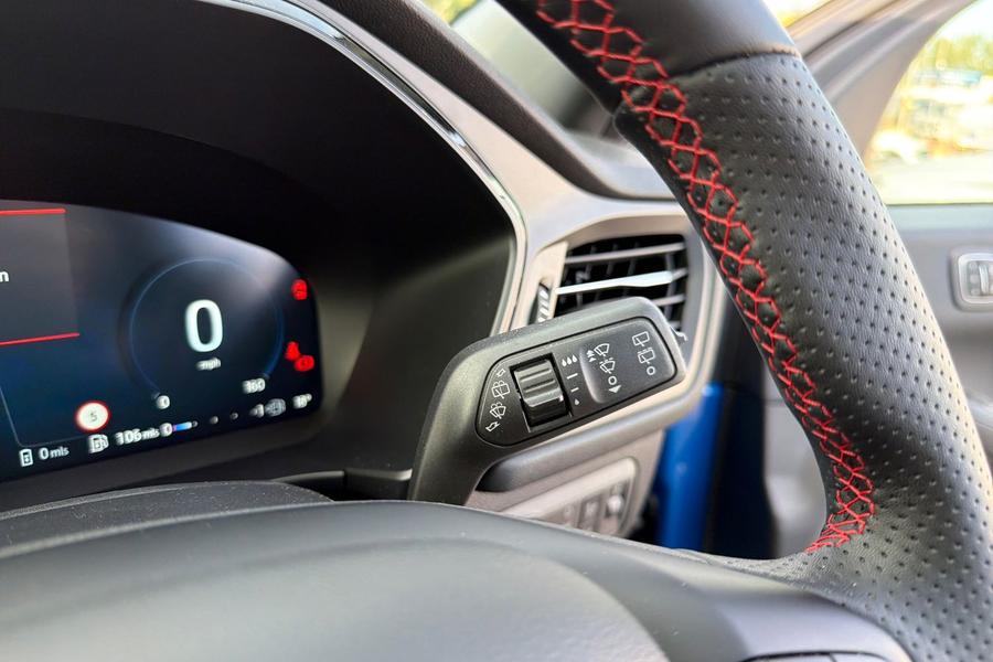 Ford Kuga Photo autoimg-6e8341d7c1b2b1c5dad607878a43288c2b7ae70f.jpg