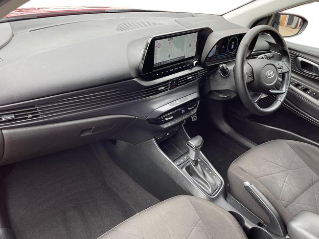 HYUNDAI Bayon Photo 2