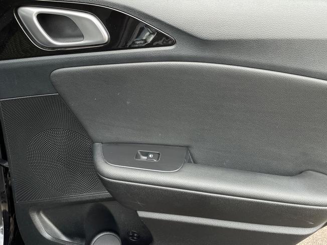 KIA Ceed Photo 32