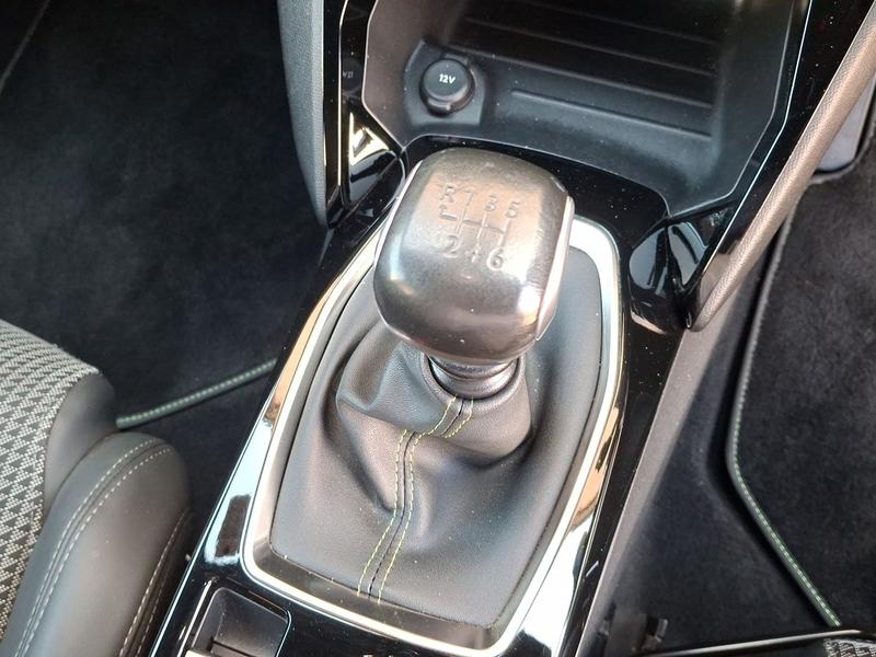Used Peugeot 208 OW69AXF 36