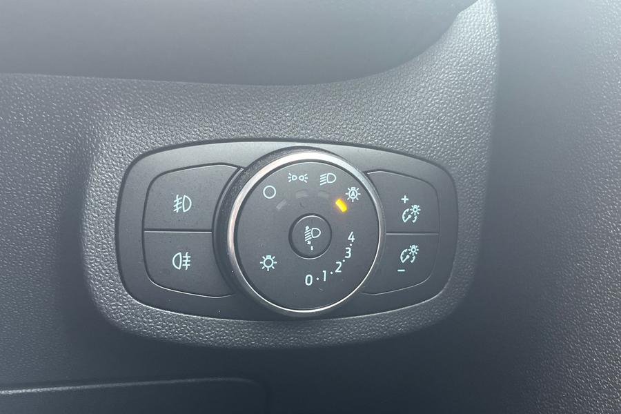 Ford FIESTA Photo autoimg-6e870a32cf302d947f427f061dbbd9e2e3bacf3f.jpg