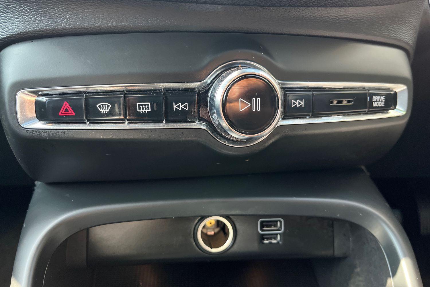 Volvo XC40 Photo 32