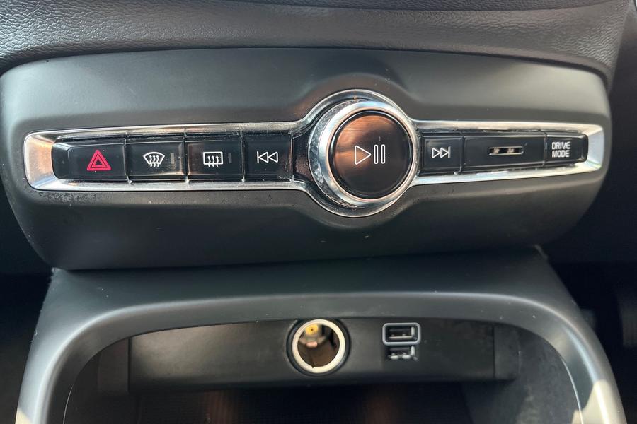 Volvo XC40 Photo autoimg-6e878c5cf70714e42e81705f23f20573ad8c8760.jpg