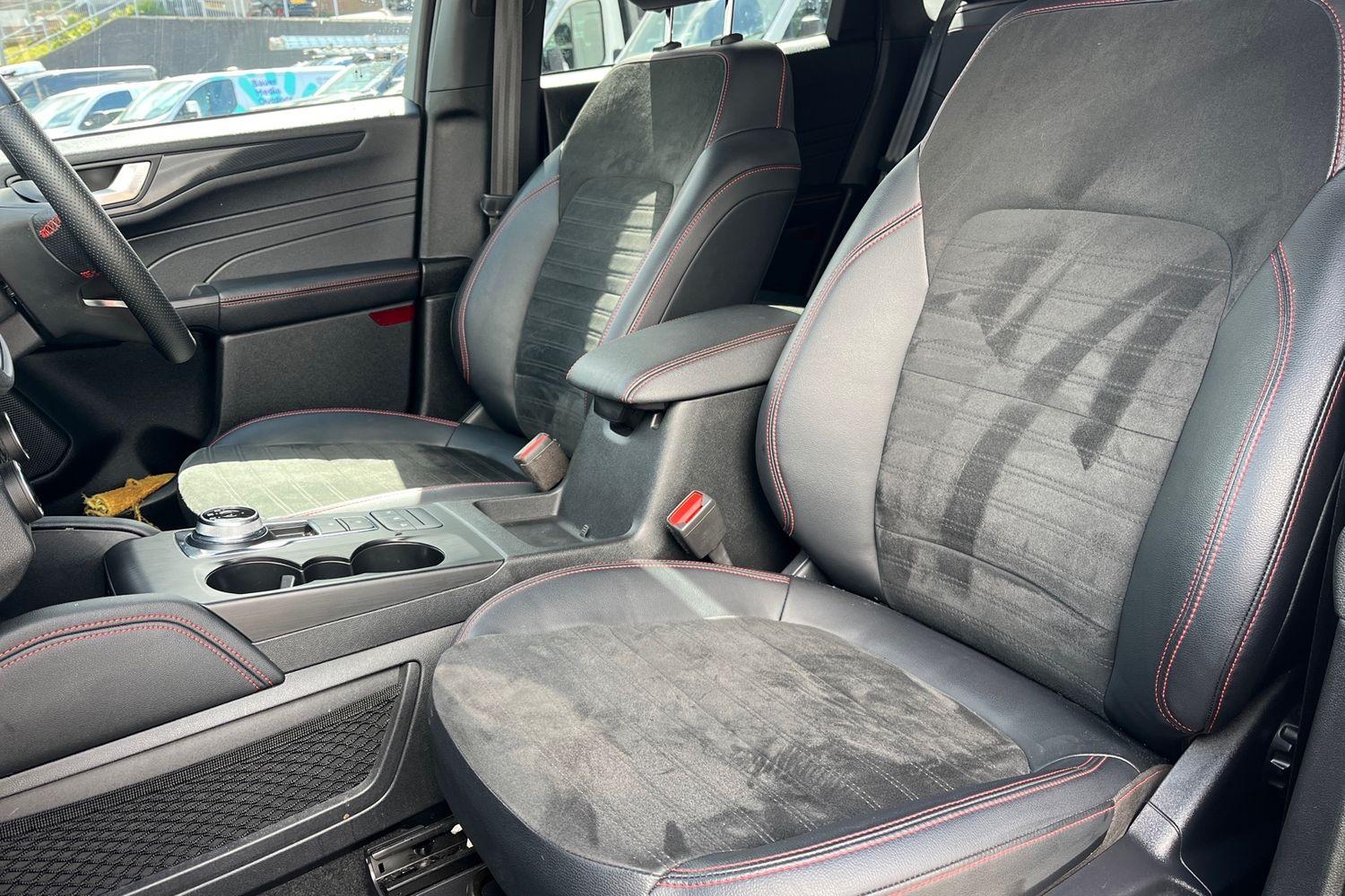 Ford Kuga Photo 18