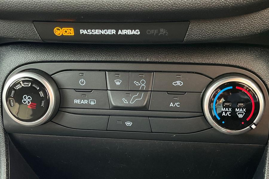 Ford FIESTA Photo autoimg-6e8bf4d5812d3d42ff928f9dd515a8dc14f368fe.jpg