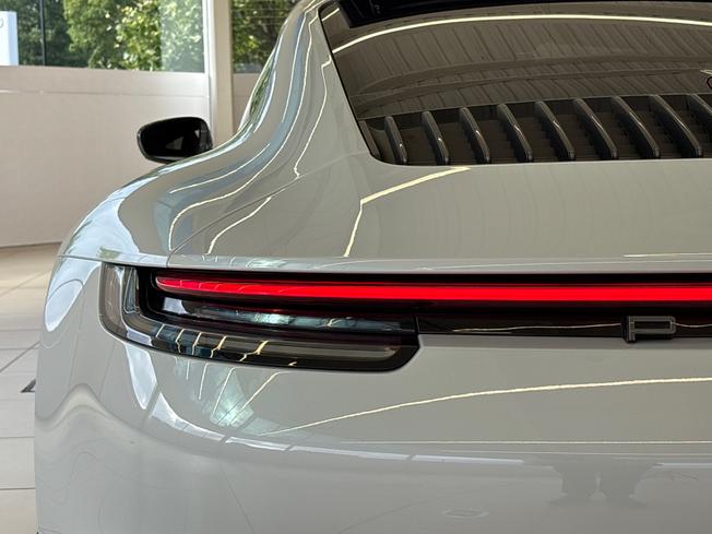 PORSCHE 911 Photo 23