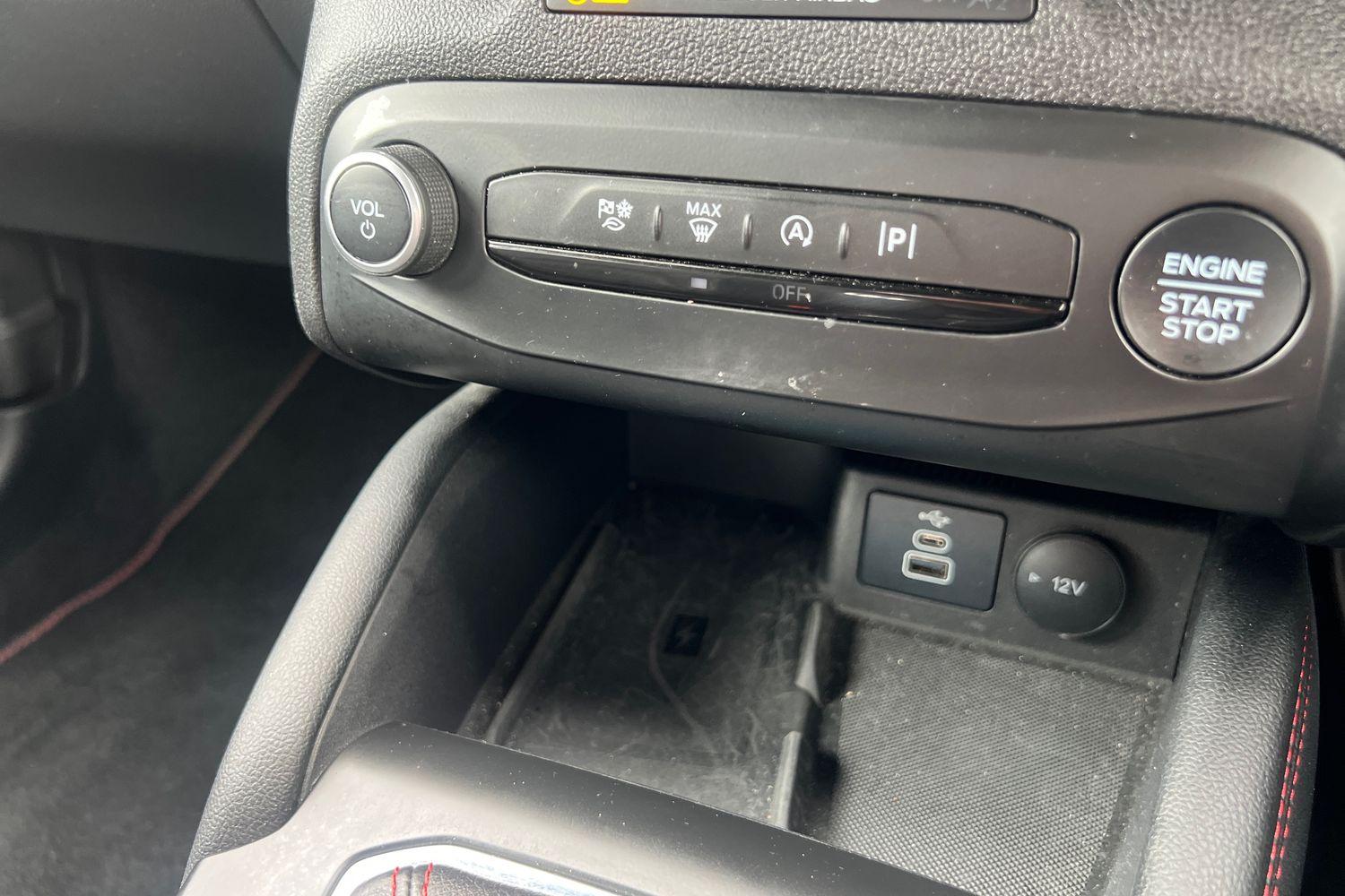 Ford FOCUS Photo 24