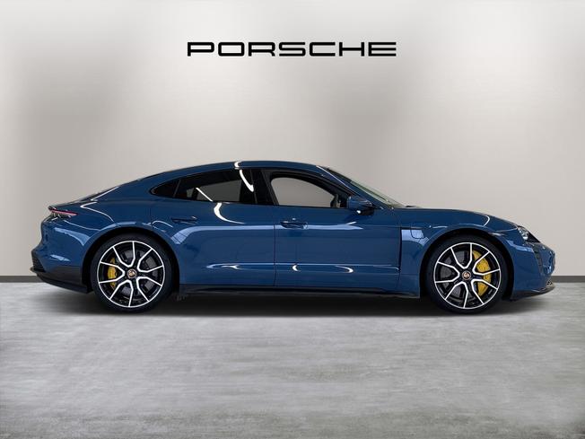 PORSCHE Taycan Photo 8