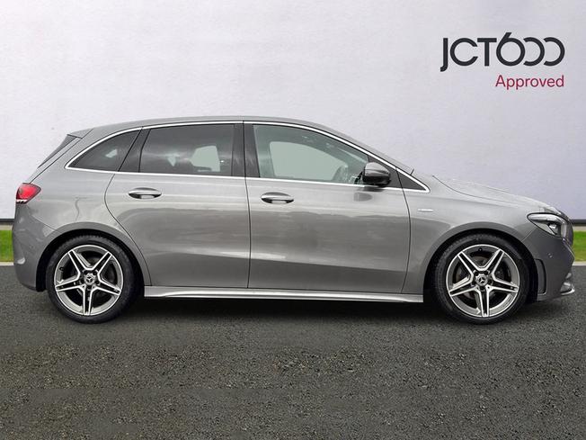 MERCEDES-BENZ B Class Photo 4
