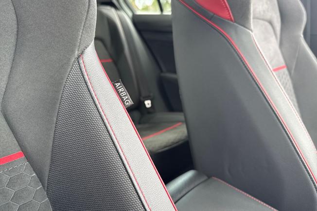 Volkswagen Golf Photo 29