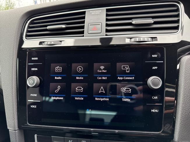 VOLKSWAGEN Golf Photo 33
