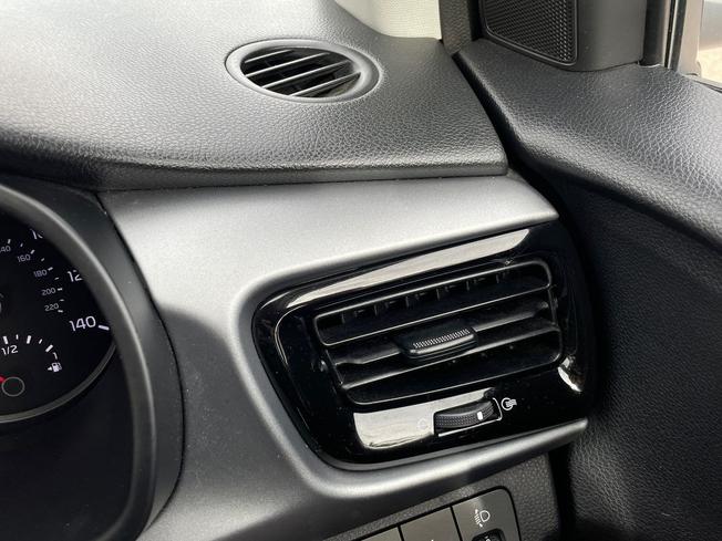 KIA Rio Photo 35