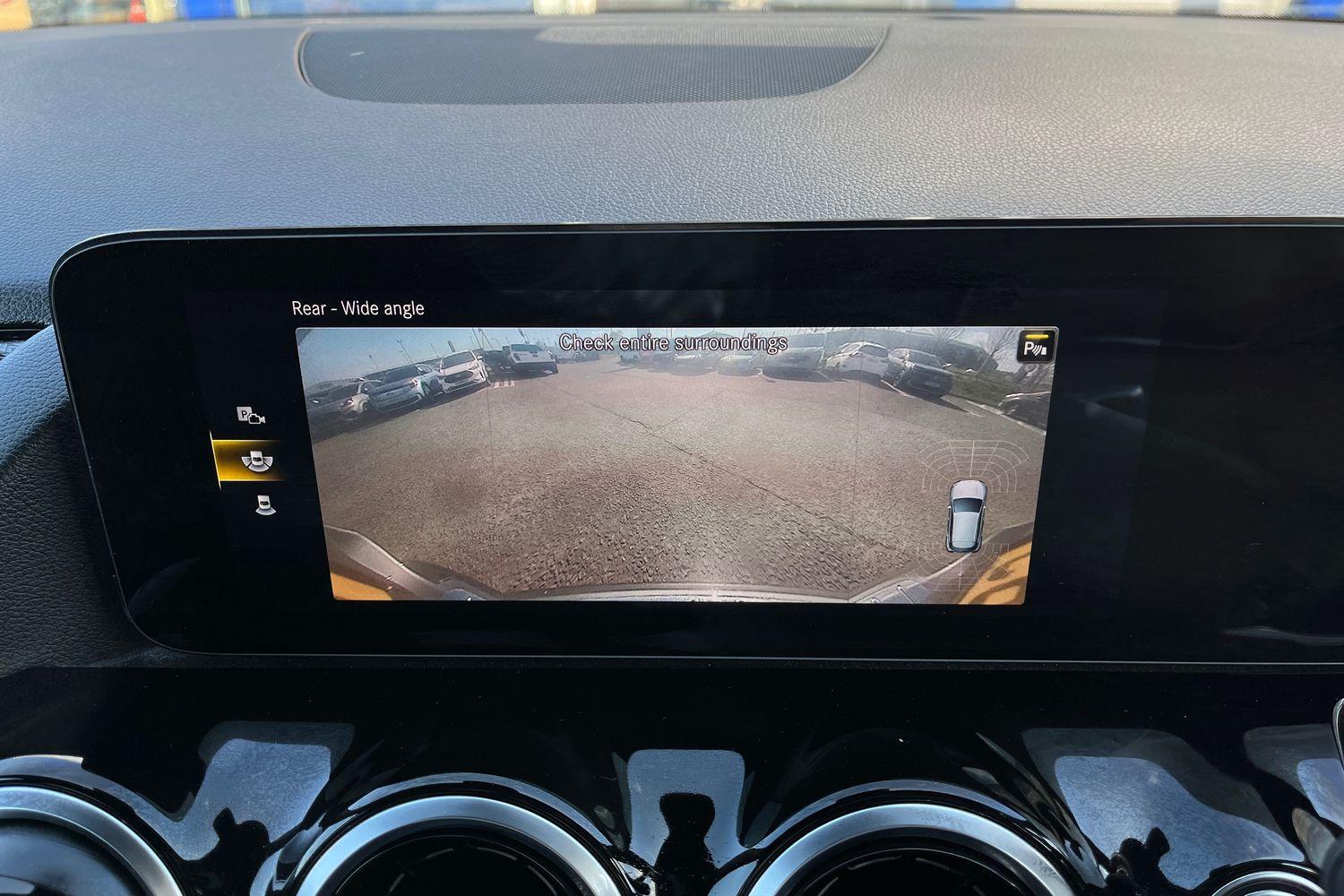 Mercedes-Benz GLA Photo 35