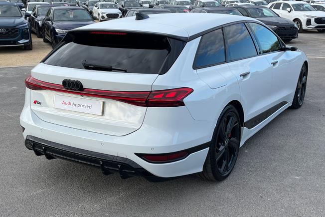AUDI S6 E-Tron Avant Photo 29
