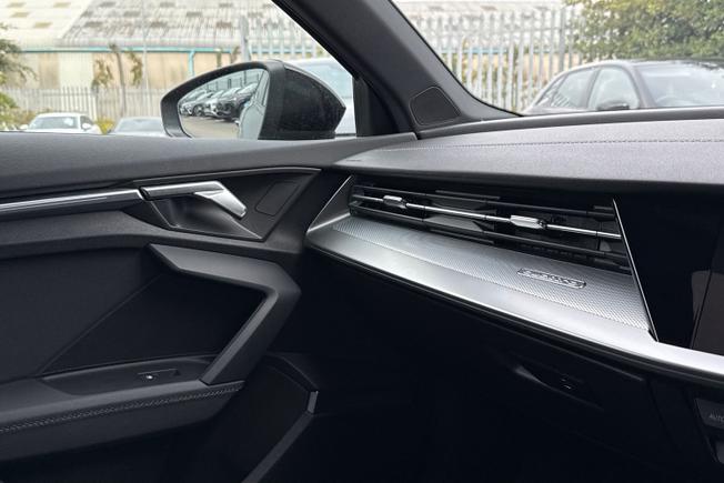 Audi S3 Photo 35