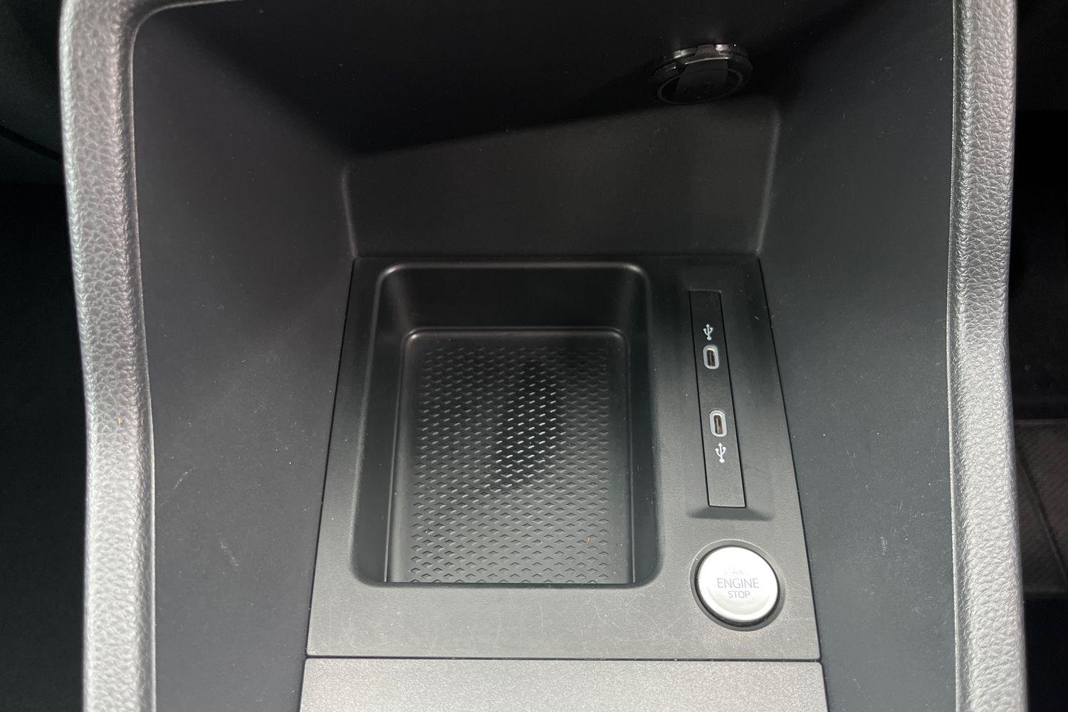 Ford TOURNEO CONNECT Photo 32