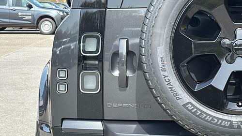 Land Rover Defender Photo autoimg-6ea40db873e3b3f811ff8ab20501f33c468c46f8.jpg