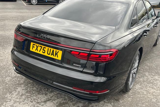 AUDI A8 Photo 18