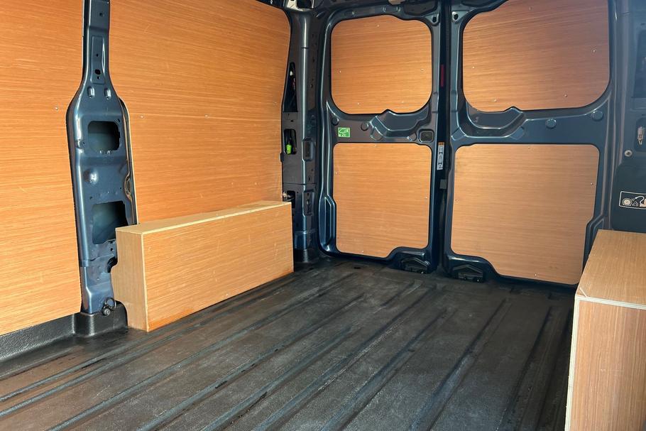 Used Ford TRANSIT CUSTOM WO25UFA 35