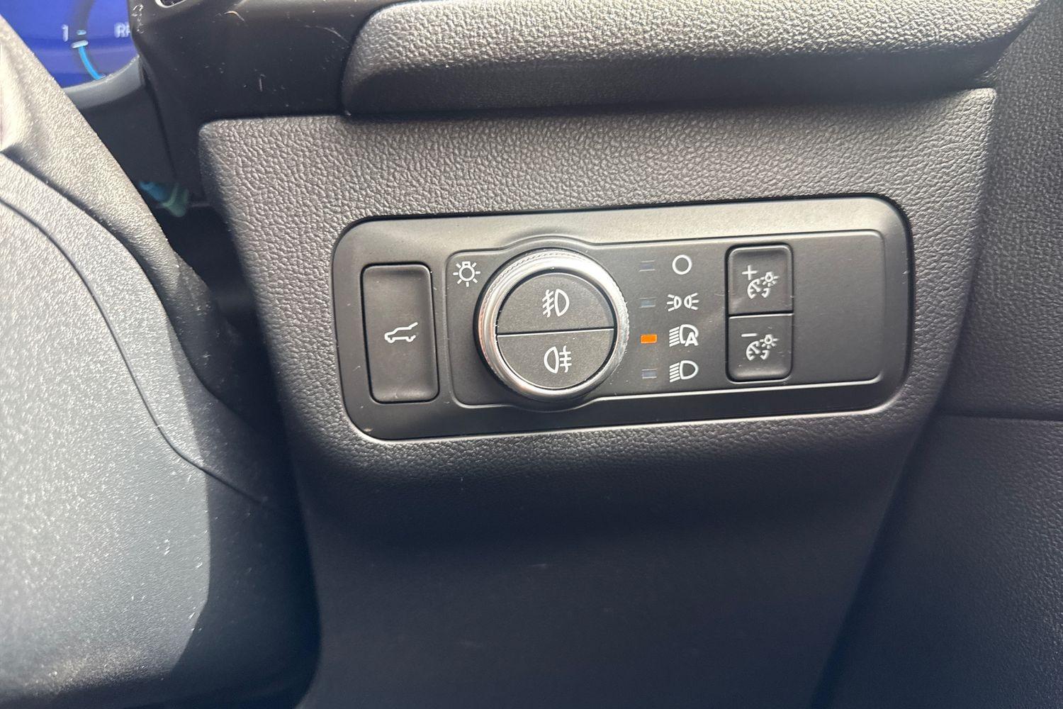 Ford KUGA Photo 35