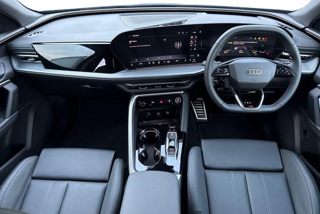 AUDI Q5 SUV Photo 10