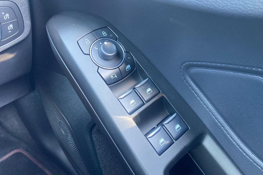 Ford FOCUS Photo autoimg-6eab56b1e0e07941fad04d8baa6c2244b893b1b3.jpg