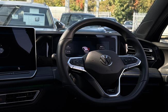 VOLKSWAGEN Tiguan Photo 38