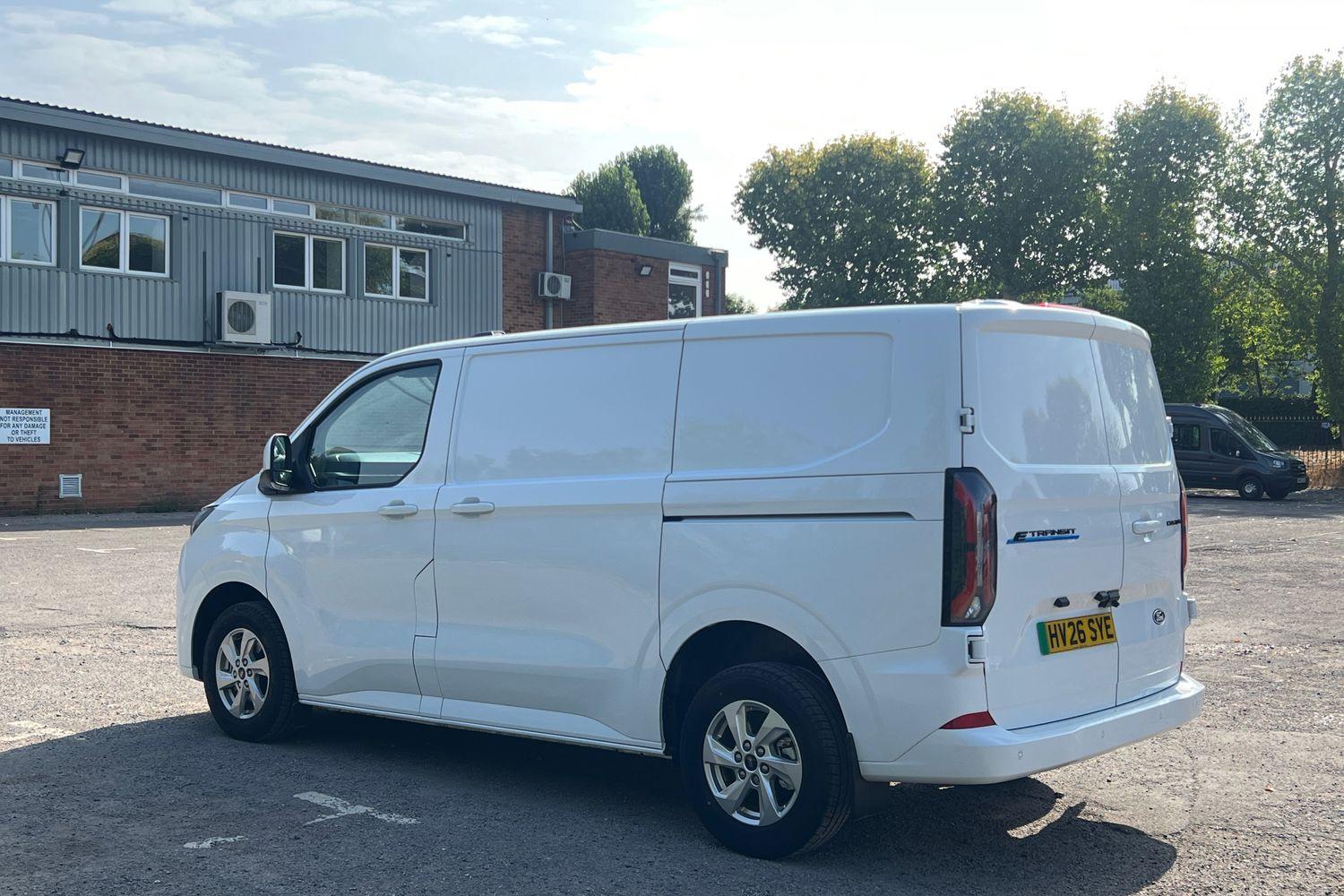 Ford E-TRANSIT CUSTOM Photo 24