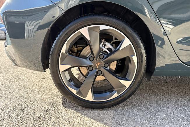CUPRA Leon Photo 23