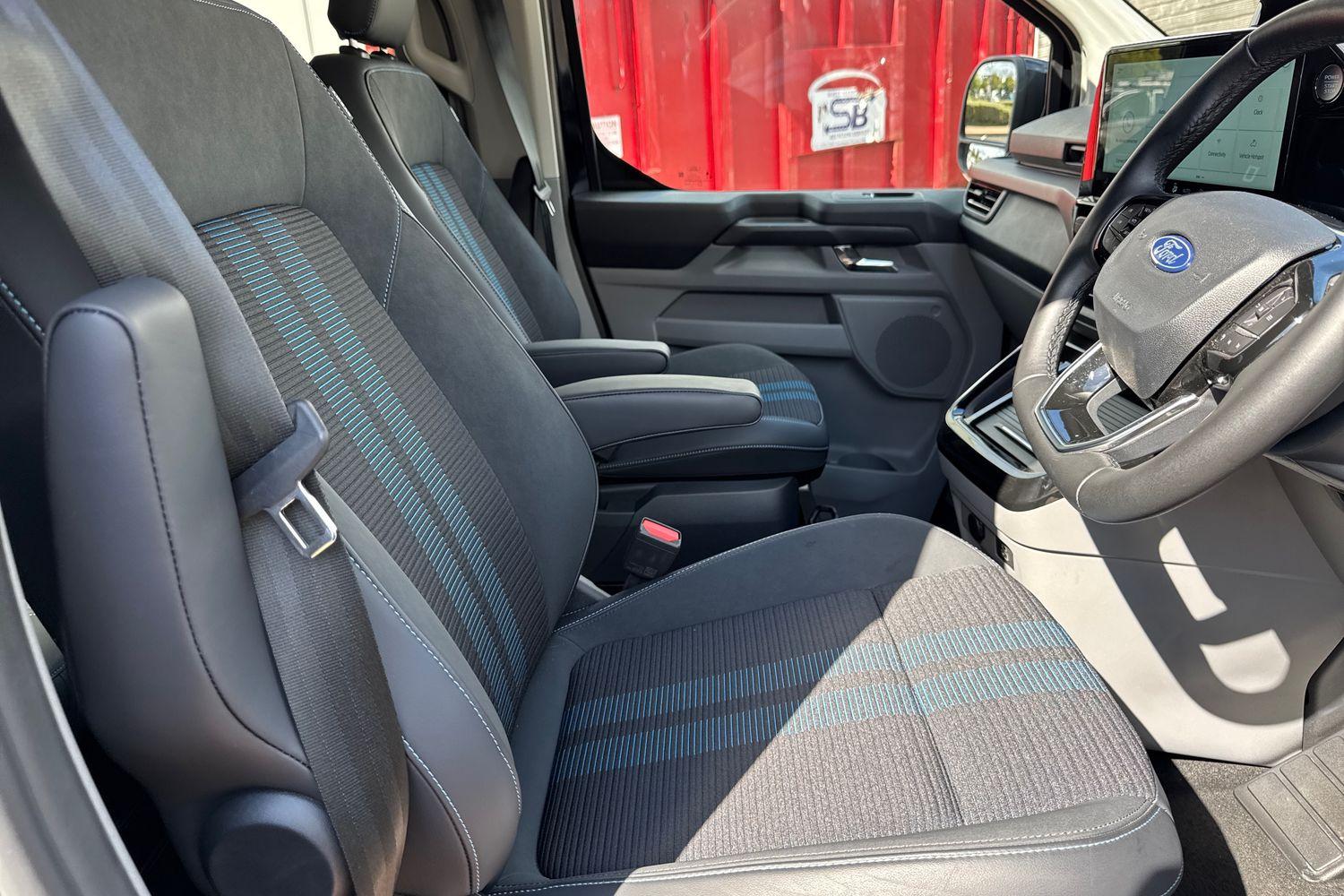 Ford TRANSIT CUSTOM Photo 34