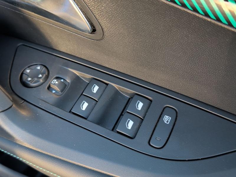 Used Peugeot 2008 NC22CWF 24