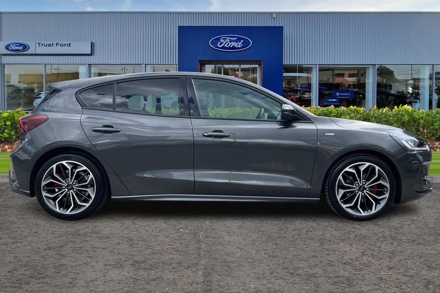 Ford FOCUS Photo 2