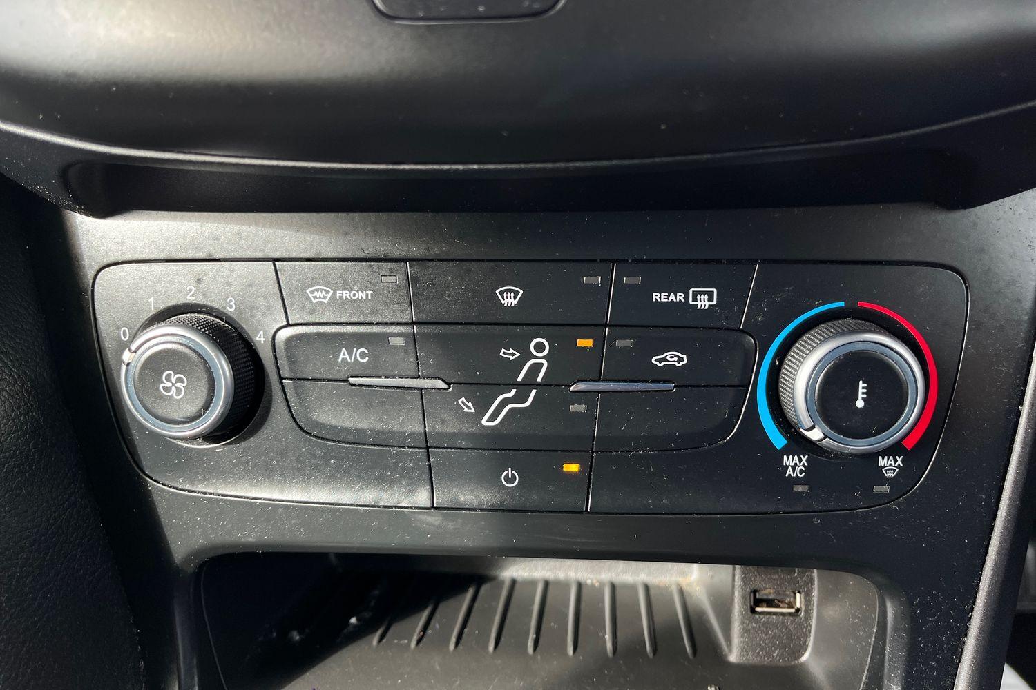 Ford FOCUS Photo 26
