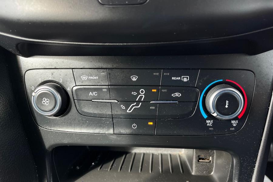 Ford FOCUS Photo autoimg-6eba9beecb71efe9b15556c94e9a088cbb72ef92.jpg