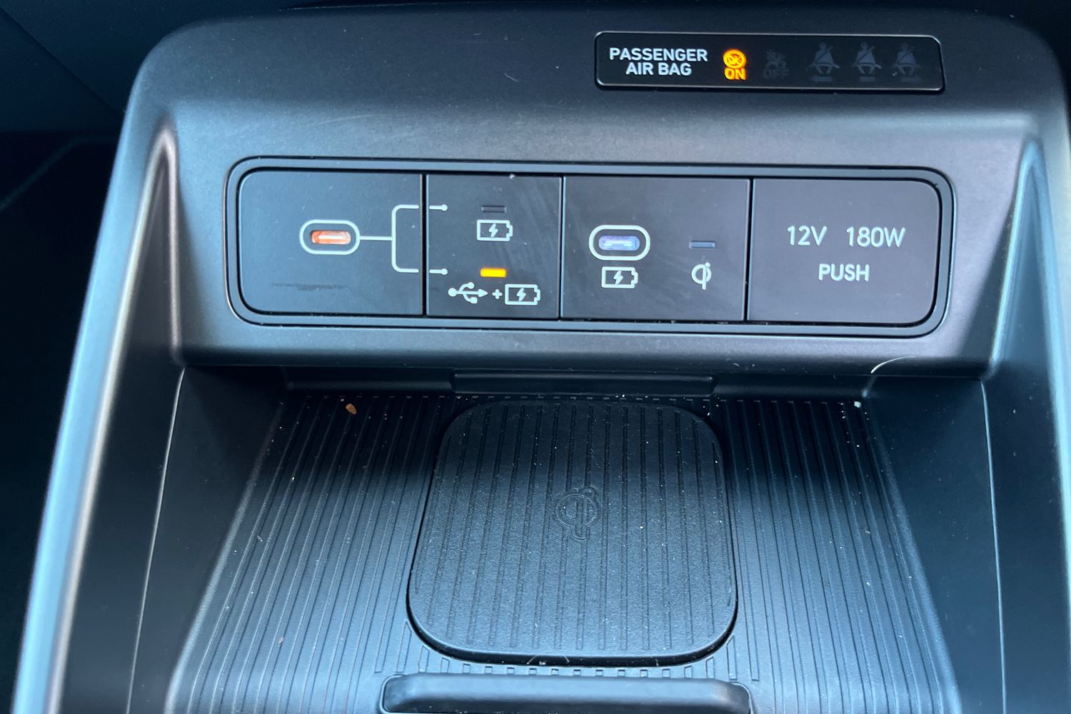 Hyundai KONA Photo 30