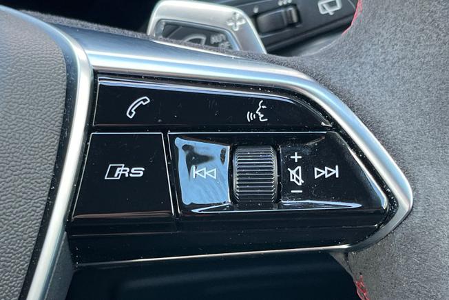 AUDI Rs6 Avant Photo 17